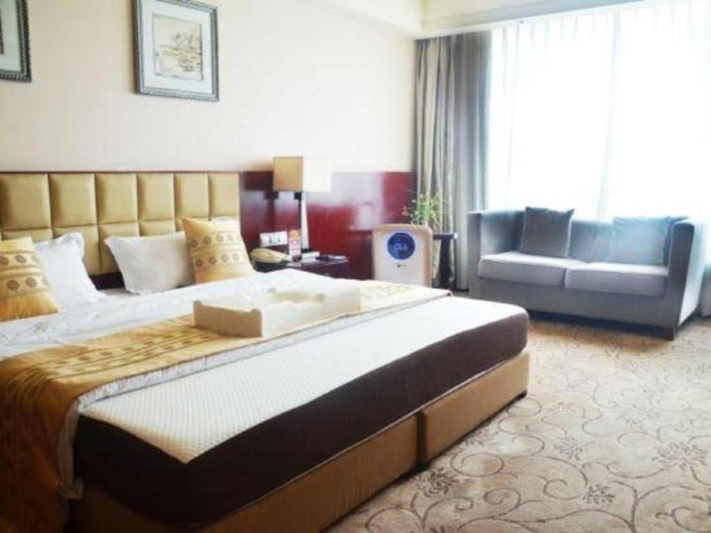 Chengdu Yinsheng International Hotel Supoqiao Exterior photo