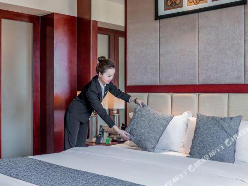 Chengdu Yinsheng International Hotel Supoqiao Exterior photo